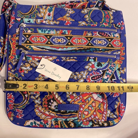 NWT Vera Bradley Iconic Triple Zip Hipster in Romantic Paisley - Picture 4 of 7